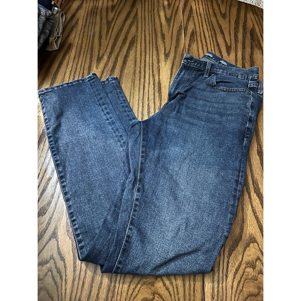 Amazon Essentials Men’s Straight Athletic Blue Medium Wash Denim Jeans 5-Pocket
